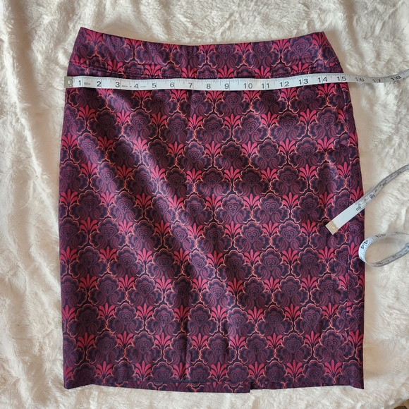 LOFT Burgundy Printed Pencil Skirt, Size  2 Petite - Picture 5 of 13